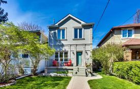  دو خانه بهم متصل – East York, تورنتو, انتاریو,  کانادا. C$1,394,000