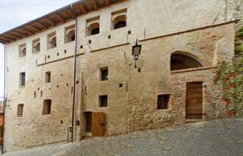 قلعه  – Cuneo, Piedmont, ایتالیا. 925,000 €