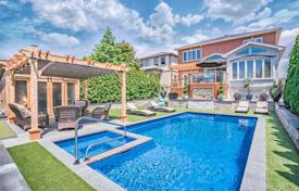 خانه  – نورث یورک, تورنتو, انتاریو,  کانادا. C$2,261,000