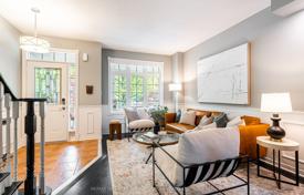 11غرفة  دو خانه بهم متصل Old Toronto, کانادا. C$2,134,000