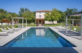 8غرفة کاخ  300 متر مربع Arezzo, ایتالیا. 1,800,000 €