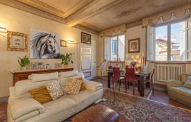 6غرفة آپارتمان  195 متر مربع Siena, ایتالیا. 630,000 €