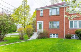  دو خانه بهم متصل – Etobicoke, تورنتو, انتاریو,  کانادا. C$1,122,000