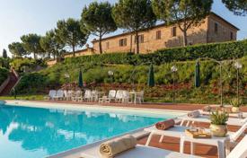 8غرفة ویلا  560 متر مربع Montepulciano, ایتالیا. 1,950,000 €
