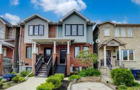  دو خانه بهم متصل – East York, تورنتو, انتاریو,  کانادا. C$1,372,000