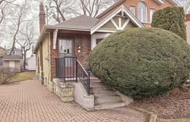 خانه  – East York, تورنتو, انتاریو,  کانادا. C$1,959,000