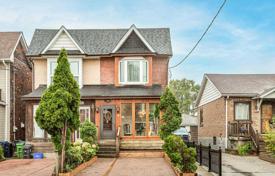  دو خانه بهم متصل – York, تورنتو, انتاریو,  کانادا. C$1,054,000