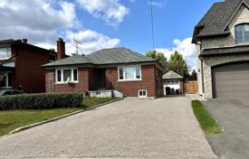 5غرفة خانه  Etobicoke, کانادا. C$1,870,000