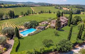 20غرفة کاخ  690 متر مربع Montepulciano, ایتالیا. 2,860,000 €