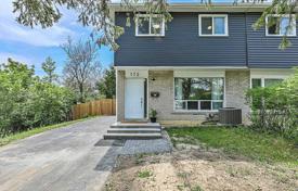  دو خانه بهم متصل – نورث یورک, تورنتو, انتاریو,  کانادا. C$993,000
