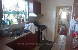 9غرفة خانه  East York, کانادا. C$1,148,000
