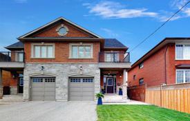  دو خانه بهم متصل – Etobicoke, تورنتو, انتاریو,  کانادا. C$1,862,000