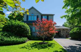 خانه  – نورث یورک, تورنتو, انتاریو,  کانادا. C$2,039,000