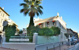 10غرفة آپارتمان  آنتیب, فرانسه. 1,800,000 €