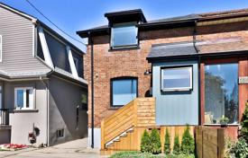  دو خانه بهم متصل – Etobicoke, تورنتو, انتاریو,  کانادا. C$1,179,000