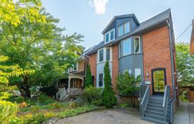 13غرفة  دو خانه بهم متصل Old Toronto, کانادا. C$2,482,000