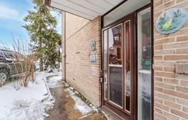 3غرفة  دو خانه بهم متصل نورث یورک, کانادا. C$1,095,000