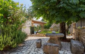 10غرفة خانه  260 متر مربع Žminj, کرواسی. 570,000 €