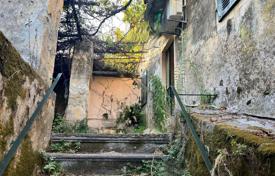 دو خانه بهم چسبیده – Dafni, آتیکا, یونان. 150,000 €