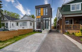 خانه  – East York, تورنتو, انتاریو,  کانادا. C$1,669,000