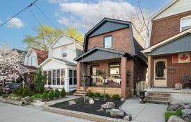 خانه  – Woodbine Avenue, تورنتو, انتاریو,  کانادا. C$2,154,000