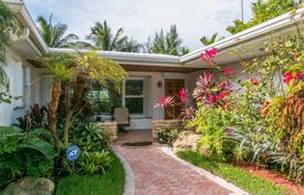 دو خانه بهم چسبیده – Surfside, فلوریدا, ایالات متحده آمریکا. 1,590,000 €