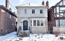 خانه  – East York, تورنتو, انتاریو,  کانادا. C$2,024,000