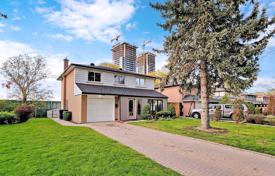 خانه  – نورث یورک, تورنتو, انتاریو,  کانادا. C$1,685,000