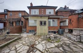 خانه  – Symington Avenue, Old Toronto, تورنتو,  انتاریو,   کانادا. C$2,118,000