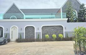 4غرفة ویلا  403 متر مربع Chonburi, تایلند. $502,000