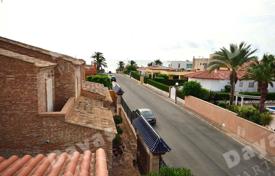 دو خانه بهم چسبیده – تربیخا, والنسیا, اسپانیا. 1,330,000 €