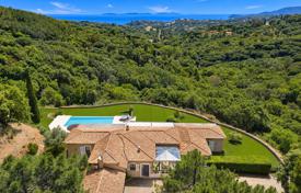 9غرفة ویلا  La Croix-Valmer, فرانسه. 10,300,000 €