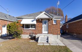 3غرفة خانه  Etobicoke, کانادا. C$1,315,000