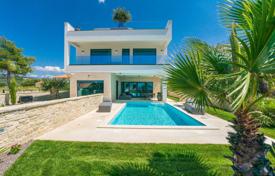 6غرفة خانه  330 متر مربع Ražanac, کرواسی. 2,750,000 €