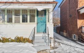 3غرفة خانه  York, کانادا. C$1,337,000