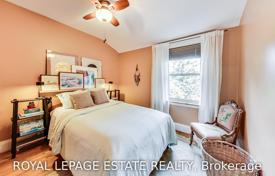 11غرفة خانه  Old Toronto, کانادا. C$1,676,000