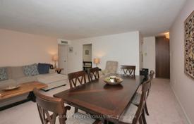 7غرفة آپارتمان  Etobicoke, کانادا. C$977,000