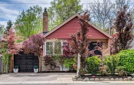 خانه  – East York, تورنتو, انتاریو,  کانادا. C$1,117,000