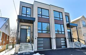  دو خانه بهم متصل – Etobicoke, تورنتو, انتاریو,  کانادا. C$2,492,000