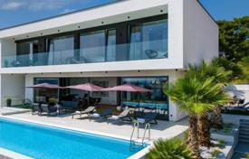 4غرفة خانه  400 متر مربع Medulin, کرواسی. 1,850,000 €