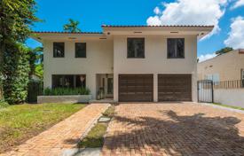 دو خانه بهم چسبیده – Coral Gables, فلوریدا, ایالات متحده آمریکا. $790,000