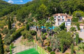 8غرفة ویلا  گراس, فرانسه. 3,950,000 €