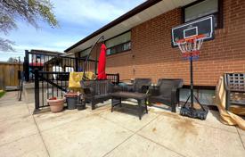 8غرفة خانه  Etobicoke, کانادا. C$1,294,000