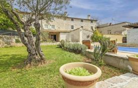 4غرفة خانه  136 متر مربع Svetvinčenat, کرواسی. 440,000 €