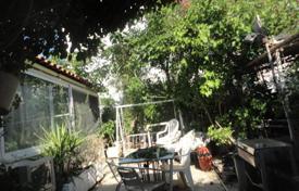 دو خانه بهم چسبیده – Glyfada, آتیکا, یونان. 221,000 €