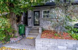  دو خانه بهم متصل – Woodbine Avenue, تورنتو, انتاریو,  کانادا. C$1,041,000