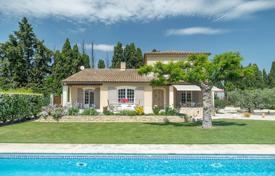6غرفة دو خانه بهم چسبیده Graveson, فرانسه. 795,000 €