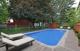 خانه  – نورث یورک, تورنتو, انتاریو,  کانادا. C$2,488,000