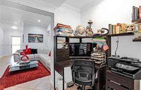 3غرفة خانه  140 متر مربع میامی, ایالات متحده آمریکا. $599,000