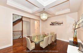 13غرفة خانه  York, کانادا. C$2,289,000